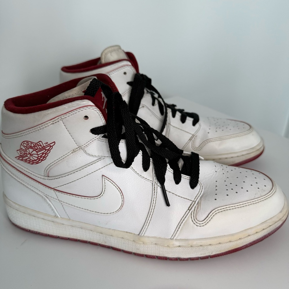 Nike Air Jordan‎ 1 Mid Retro White / Red (554724-103) Mens Size 12 High OG